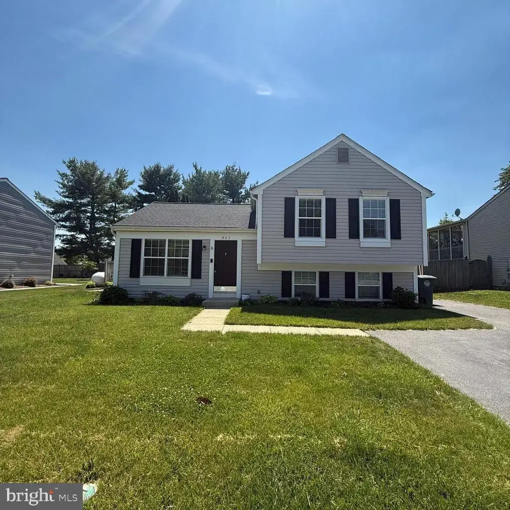 805 London Ct, FREDERICK