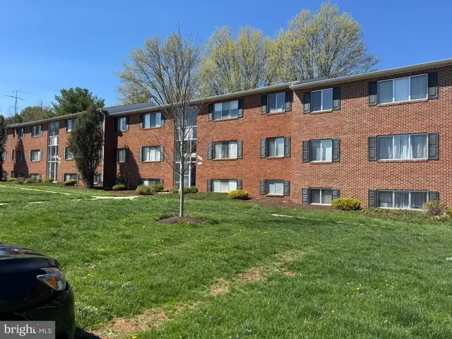 3876 Shadywood Dr #8, Jefferson
