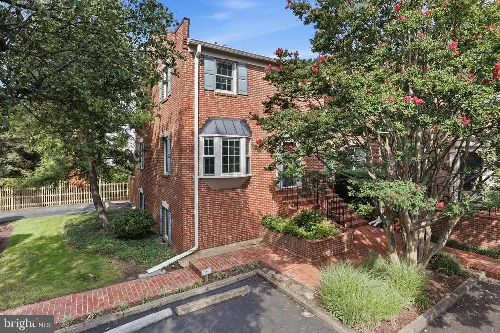 2133 N Lincoln St, ARLINGTON