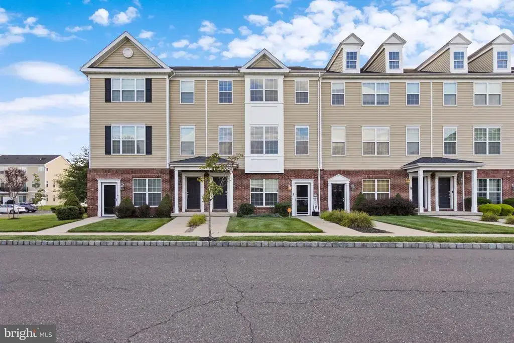 131 Riverwalk Blvd, BURLINGTON