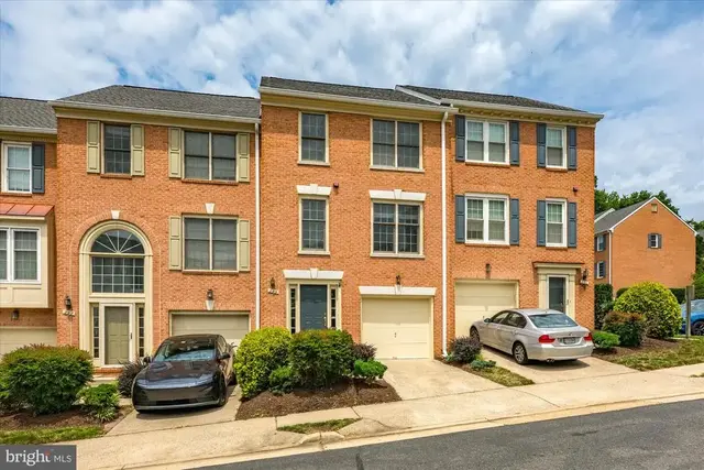 299 S Pickett St, Alexandria