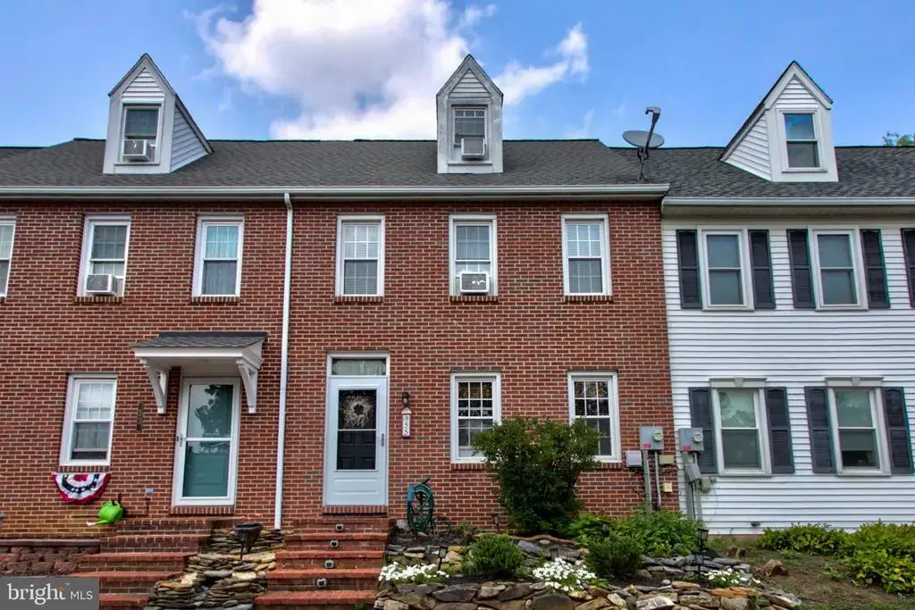 55 Hilldale Dr, EPHRATA