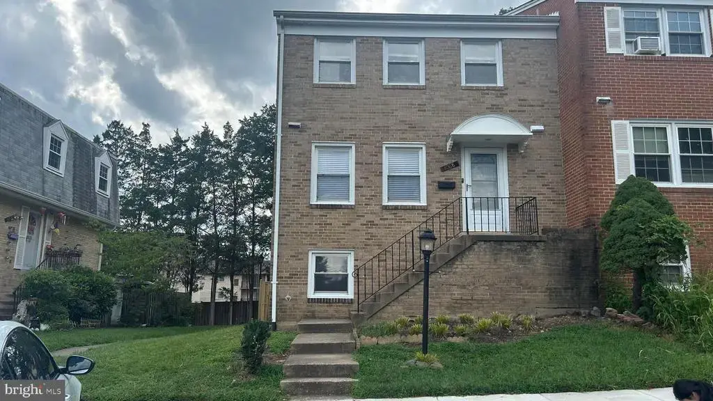 3068 Covington St, FAIRFAX