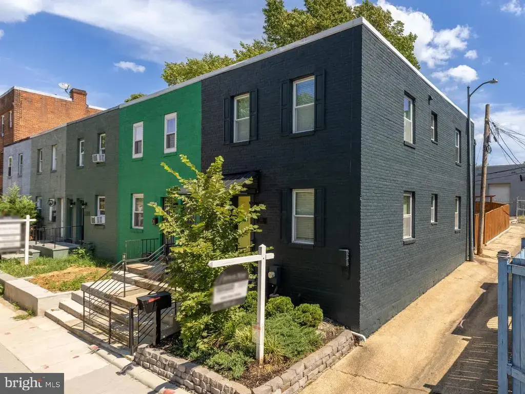 1101 16th St Ne, WASHINGTON
