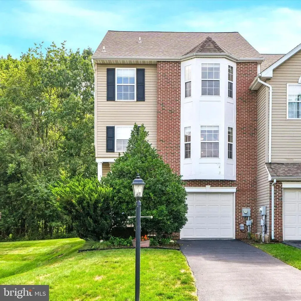 74 Hunt Club Dr, COLLEGEVILLE
