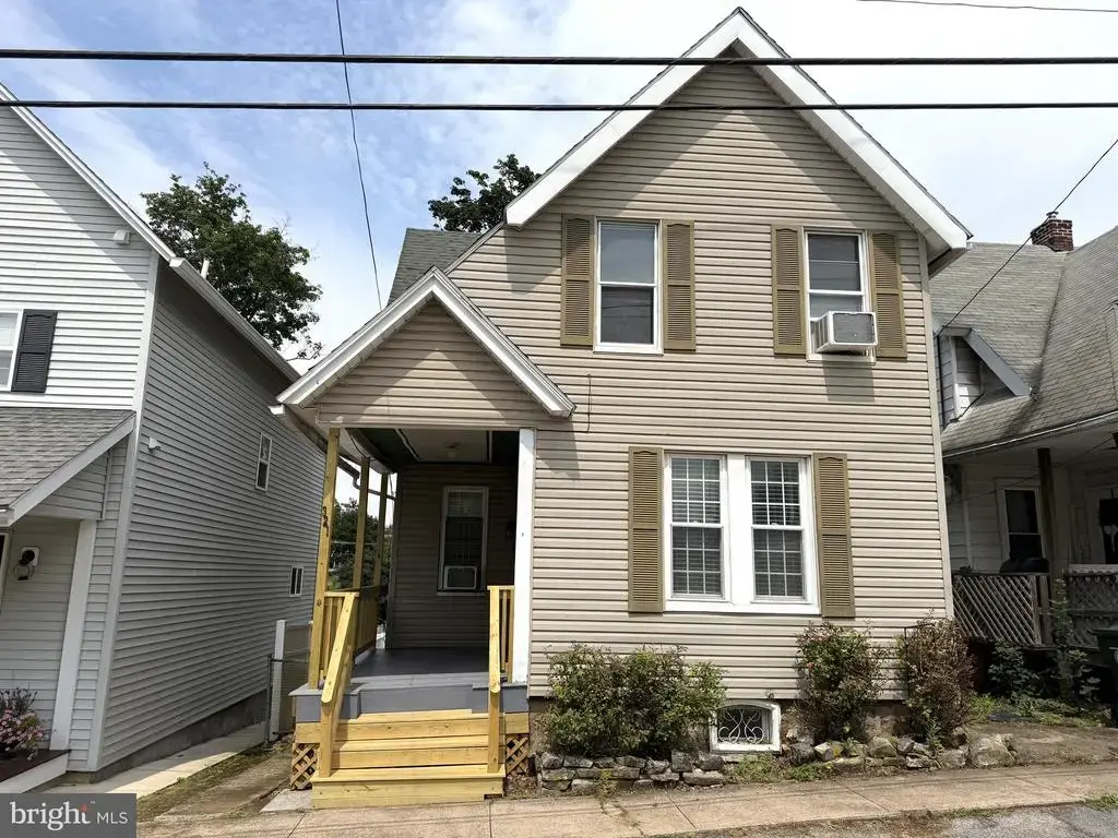 321 E Lamb St, BELLEFONTE