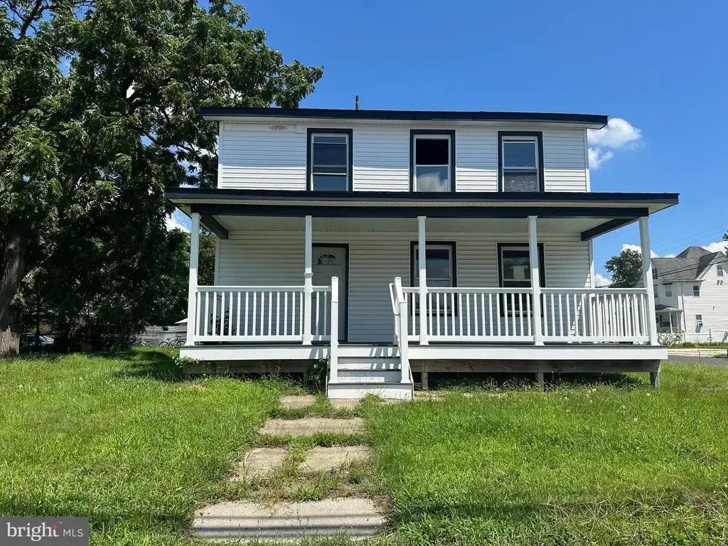 305 N Delsea Dr, CLAYTON