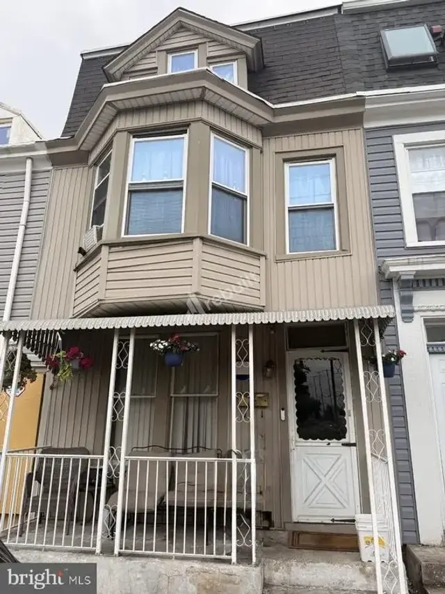 302 S Pershing Ave, York