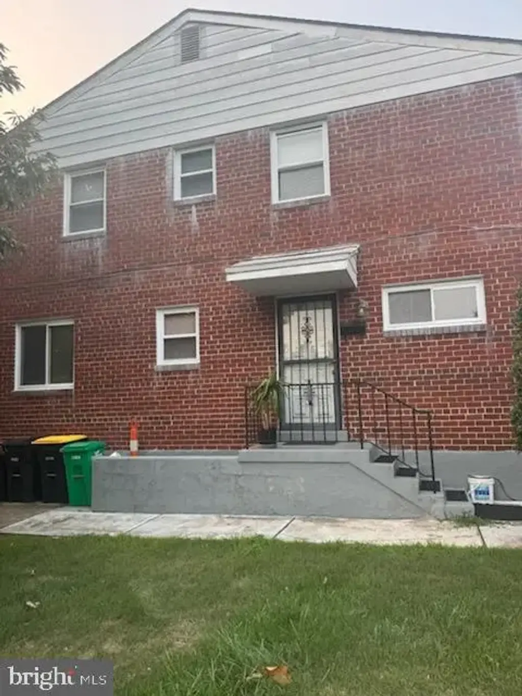 7402 W Park Dr, HYATTSVILLE