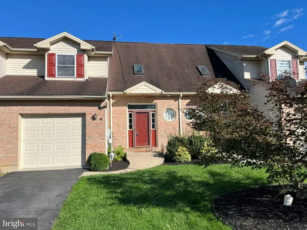2635 Middle Way, EASTON