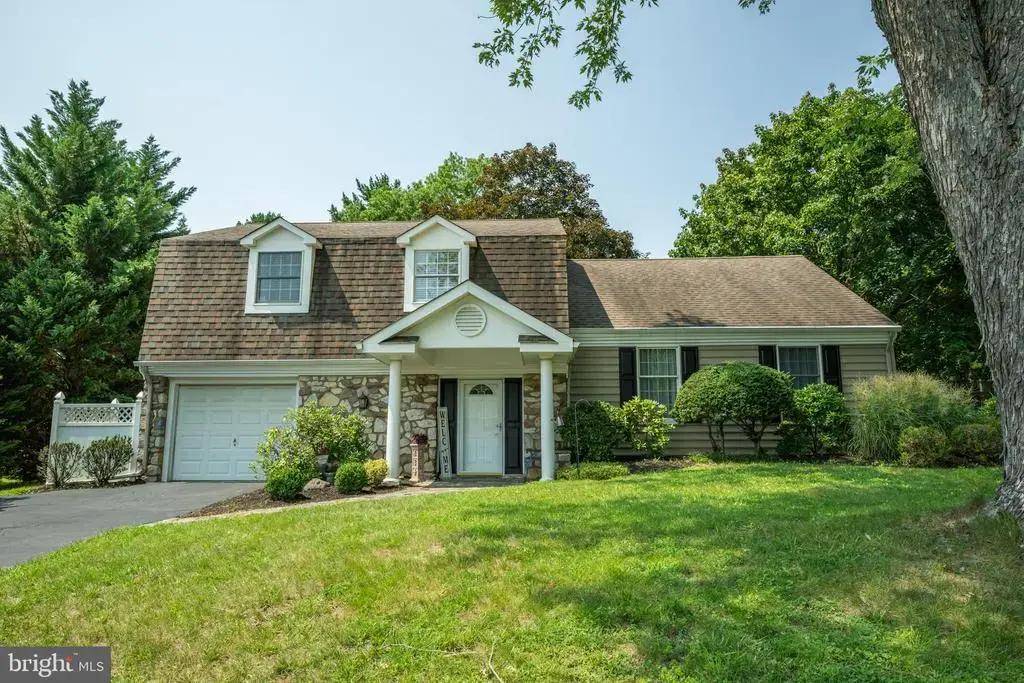 187 Buckshire Dr, SOUTHAMPTON