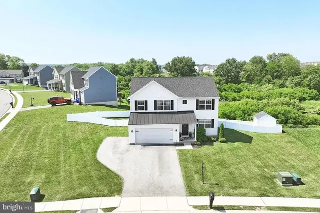 252 Valley View Cir, York