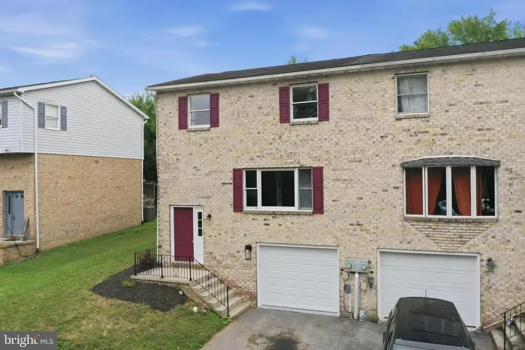 1464 Hollywell Ave, CHAMBERSBURG