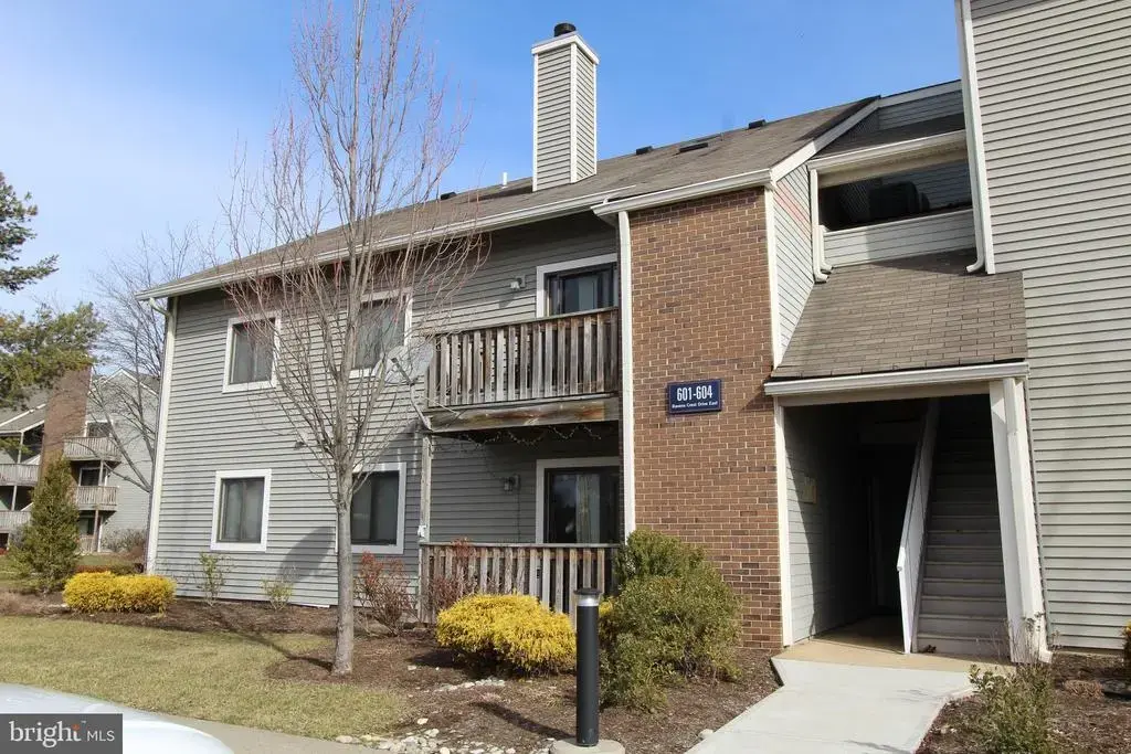 604 Ravens Crest Dr, PLAINSBORO