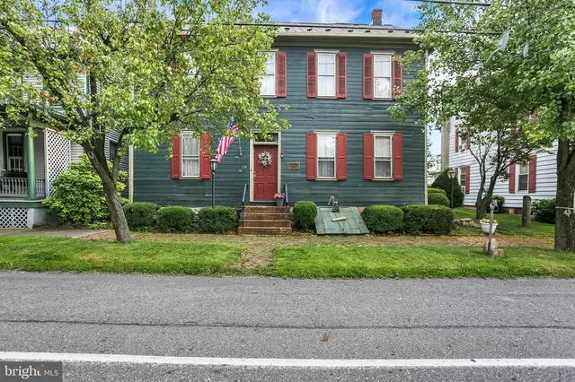 114 E Market St, Gratz
