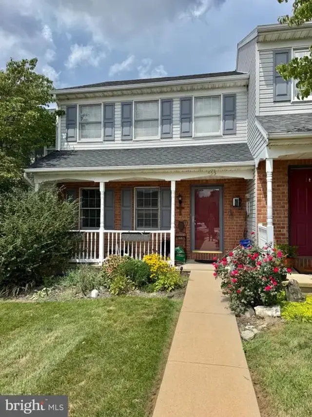 455 Peppermill Ln, York