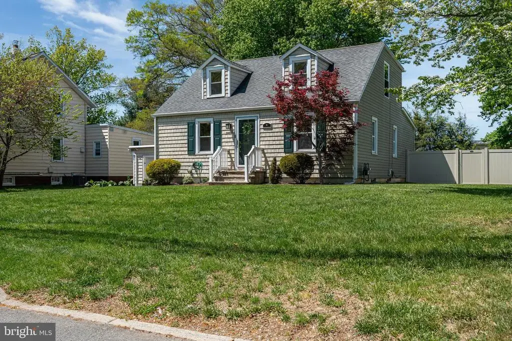 227 Princeton Ave, HAMILTON