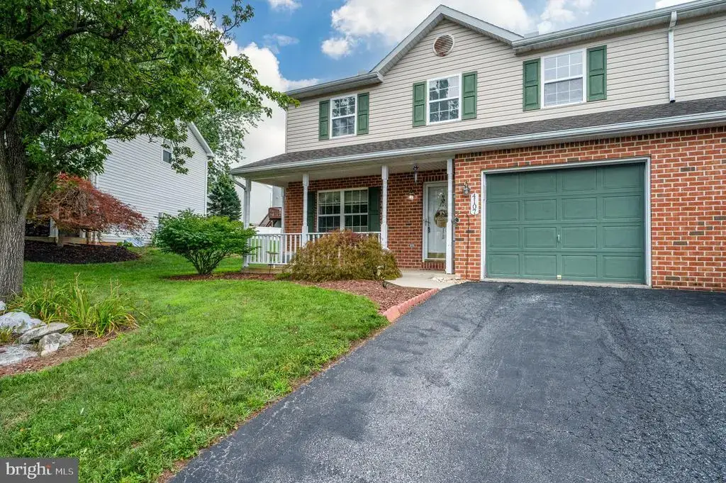 4107 Juniper Dr, READING