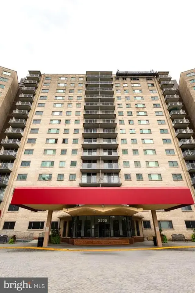 2500 N Van Dorn St #619, Alexandria