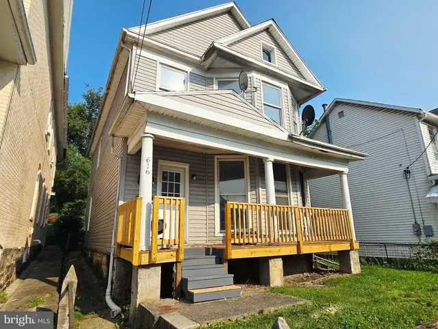 616 Elm St, Cumberland