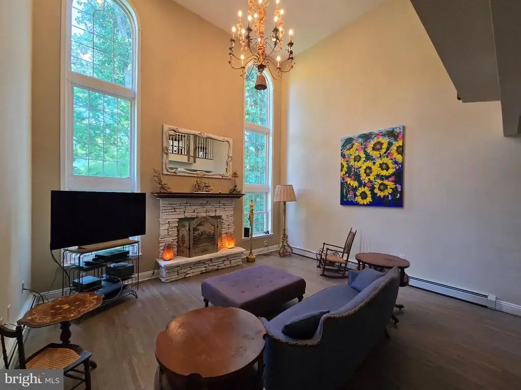 112 Beacon Hill Rd, MORGANVILLE