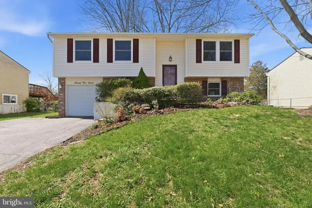 7916 Frye Rd, ALEXANDRIA