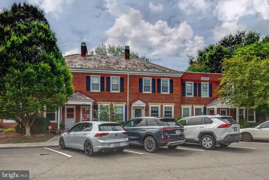 2906 S Buchanan St, ARLINGTON
