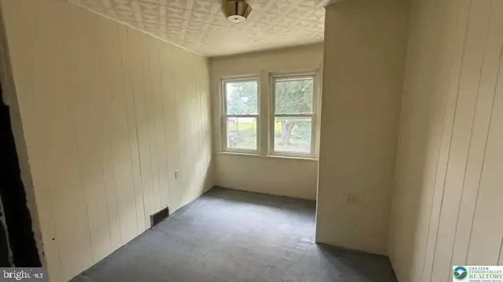 35 Grandview Ter, HAMBURG