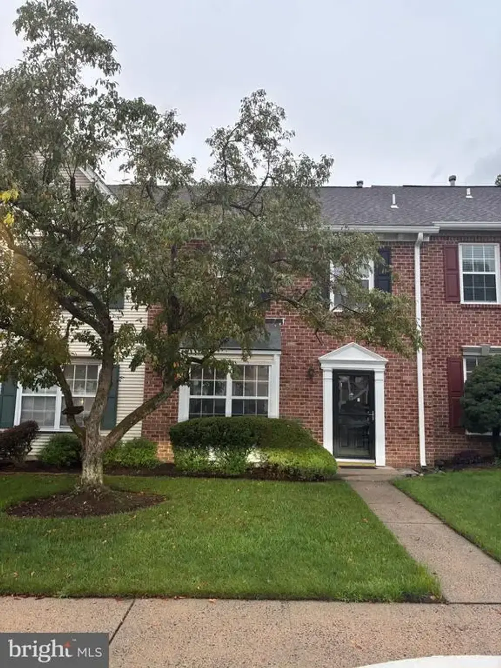 10 Lindsey Ct, FRANKLIN PARK