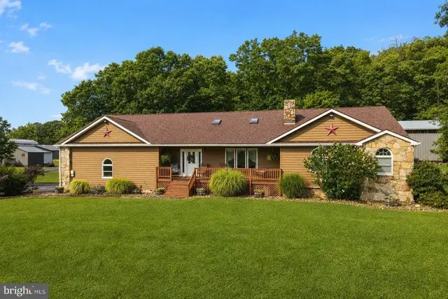 6467 Sang Run Rd, Mc Henry