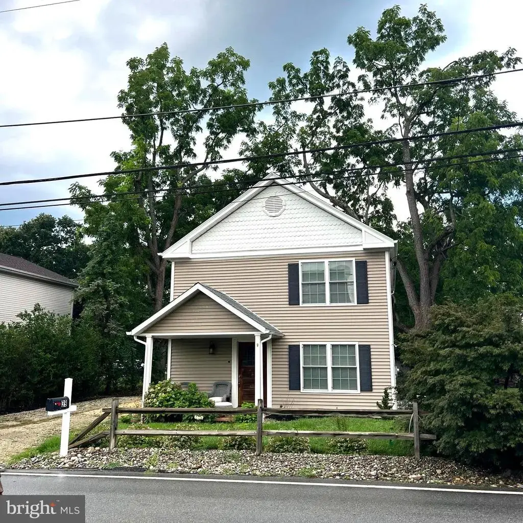 39 Van Leer Ave, MEDIA