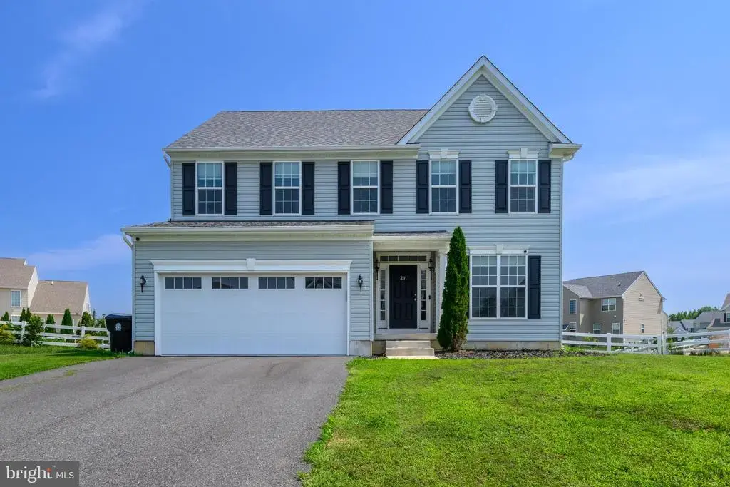 211 Gardenbrook Dr, SMYRNA