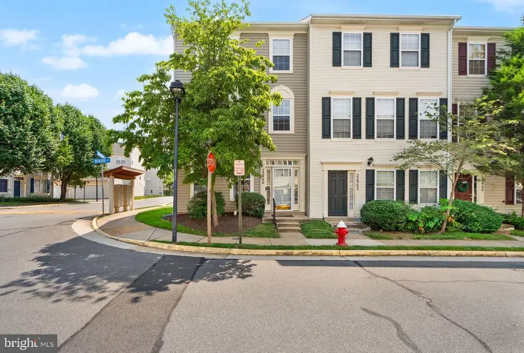 22900 Benson Ter, STERLING
