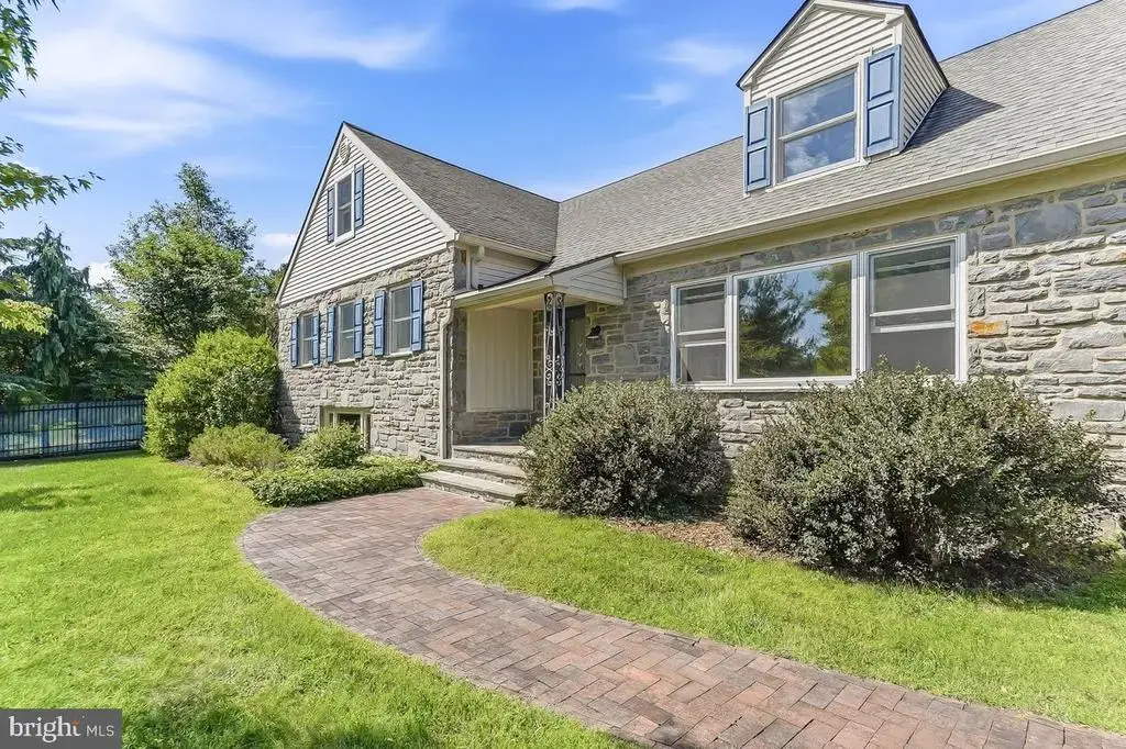107 Mansion Dr, MEDIA
