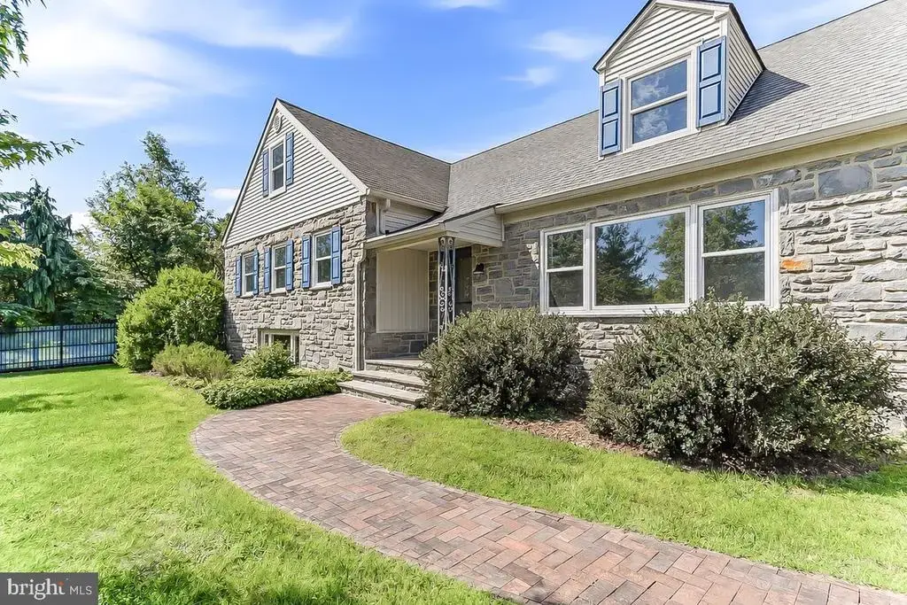 107 Mansion Dr, MEDIA