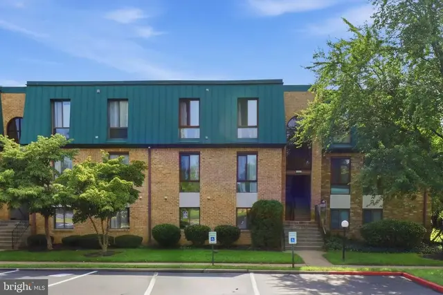 1004 Brinker Dr #201, Hagerstown