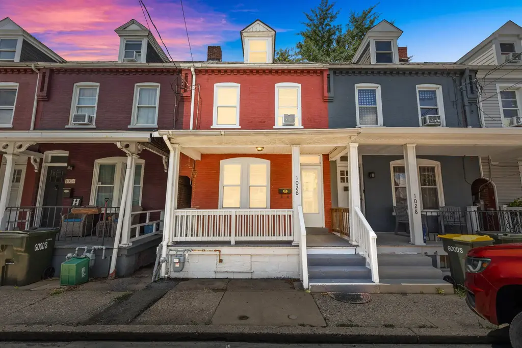 1026 N Lime, LANCASTER