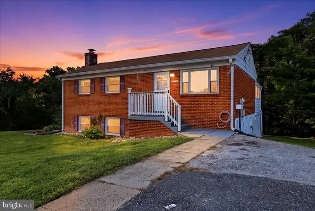 14716 Anderson St, Woodbridge