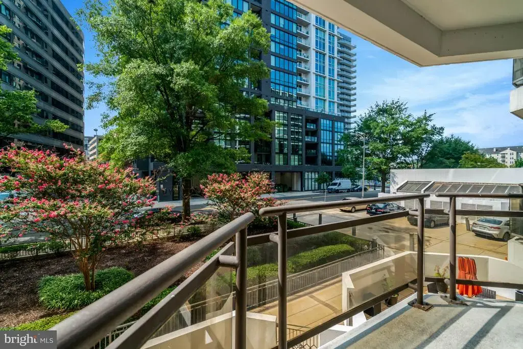 1530 Key Blvd #219, ARLINGTON