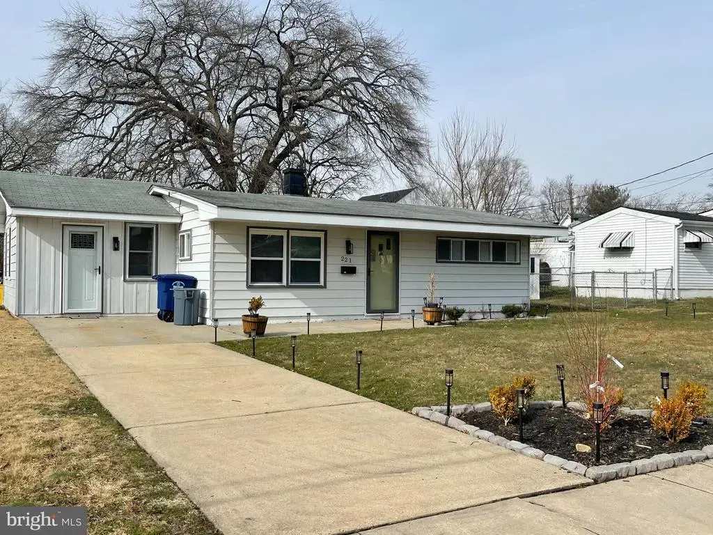 221 County Ave, MAPLE SHADE