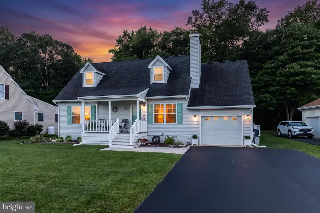 21 Neptune Dr, FRANKFORD