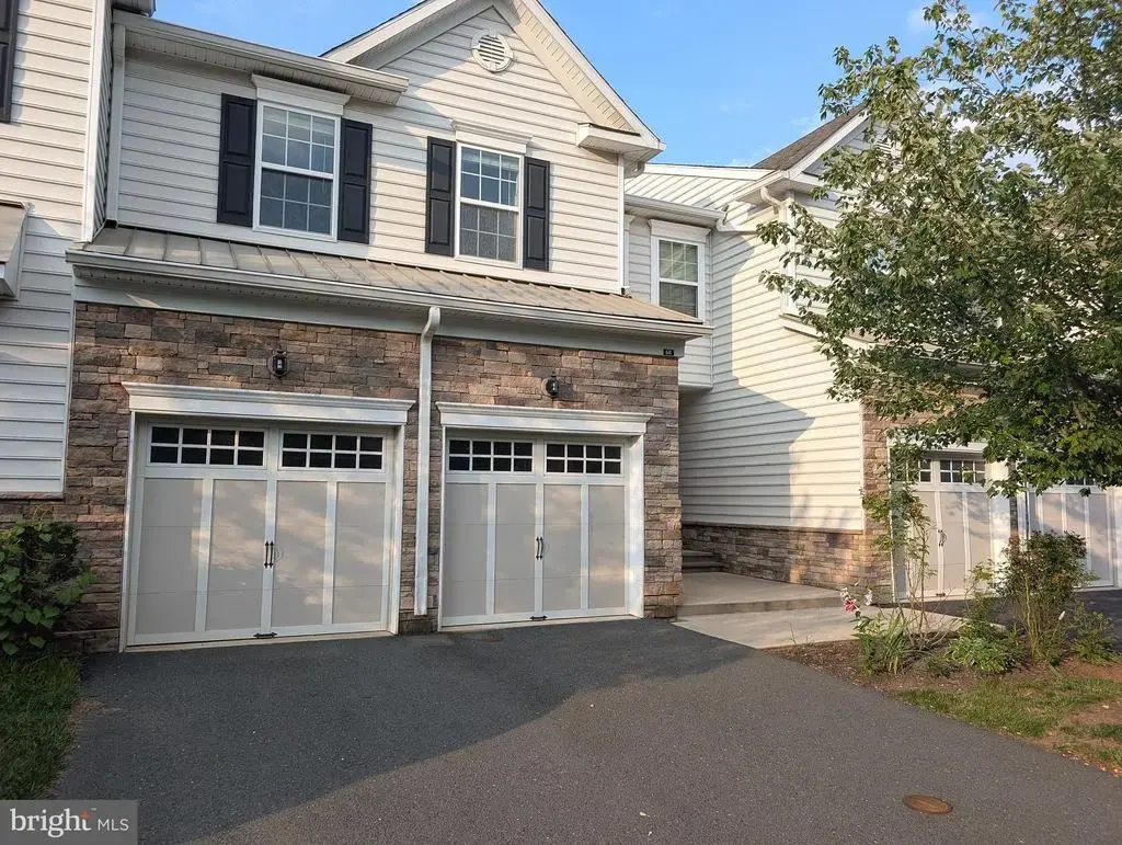 68 Autumn Ln, SKILLMAN