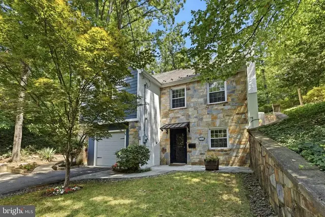 2617 S Arlington Ridge Rd, Arlington