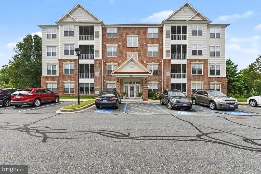 309 Tiree Ct #204, ABINGDON