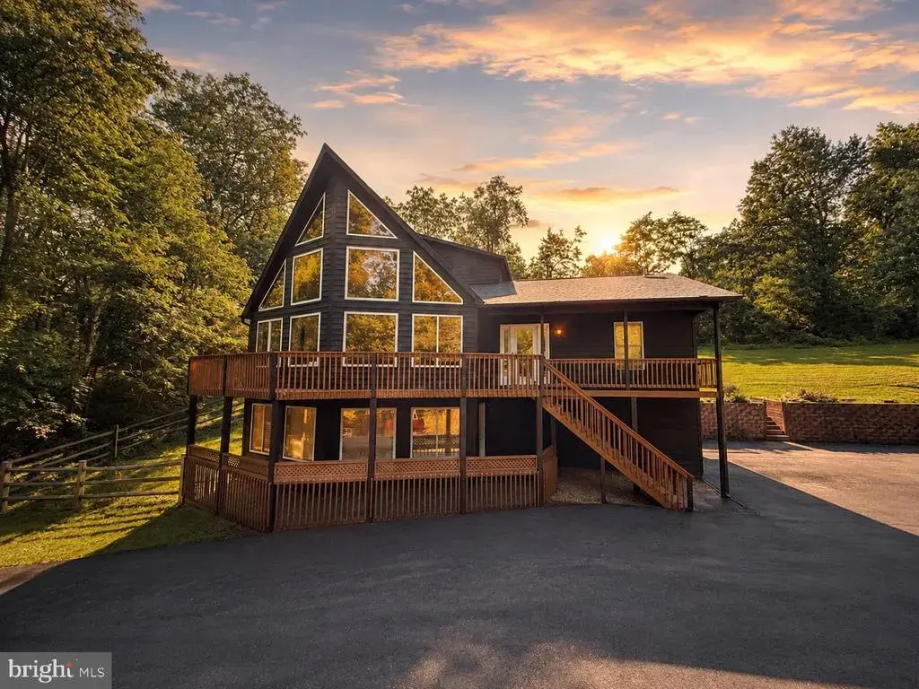184 Apple Jack Cir, LINDEN