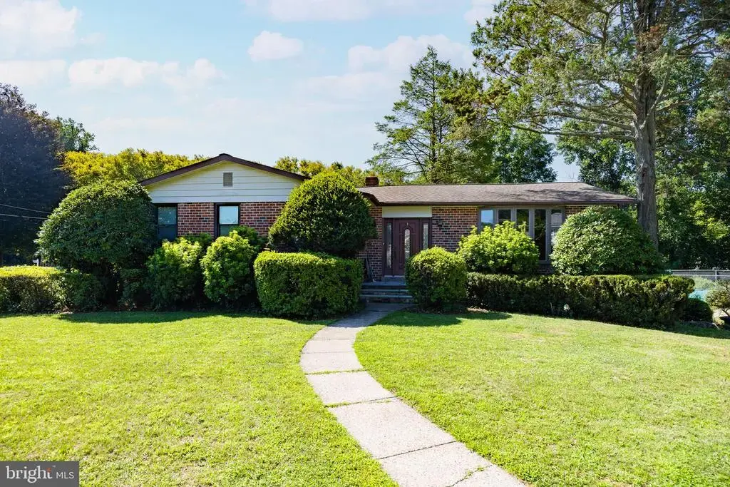 975 Spring View Dr, SOUTHAMPTON