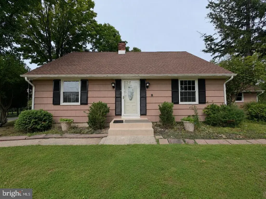 580 Village Rd W, PRINCETON JUNCTION
