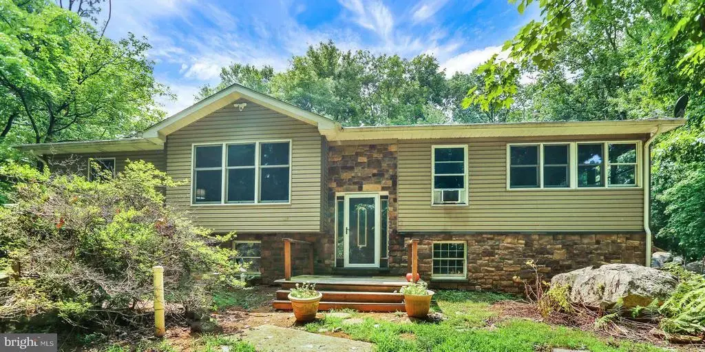19 Woods Ln, BARTO