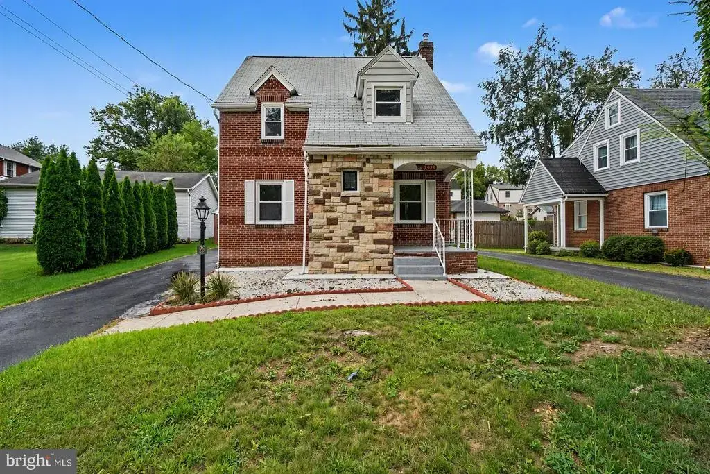 2929 Locust Ln, HARRISBURG