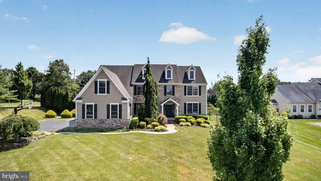 200 Fairway Ct, HARLEYSVILLE